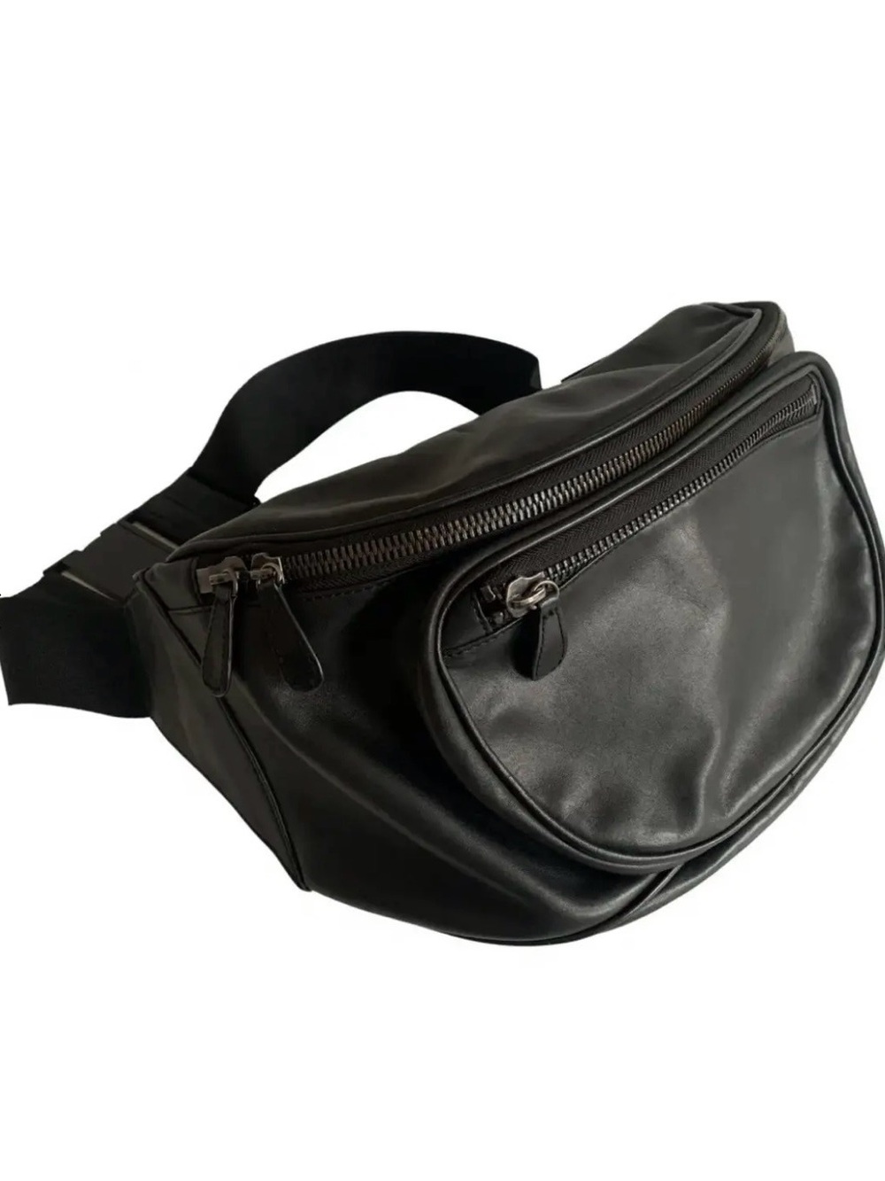 H&M × Maison Margiela
Margiela x H&M Oversized Leather Fanny Pack Crossbody Bag